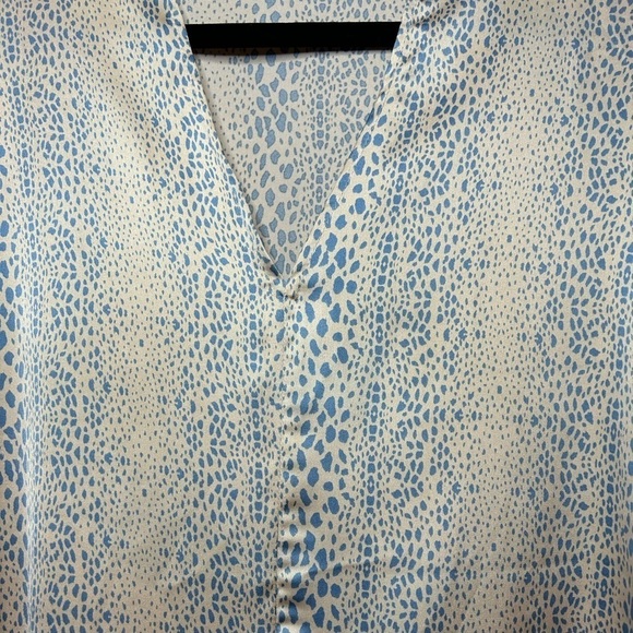 JODIFL Cream and Blue Printed Top Size L - Picture 6 of 8